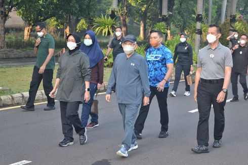 Isi Libur Cuti Bersama, Ma'ruf Amin Jalan Santai di Ancol