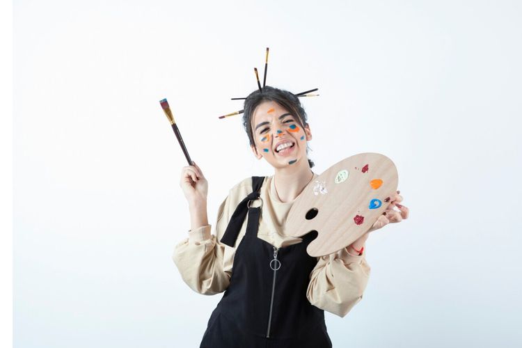 Ada beberapa zodiak yang paling kreatif karena mampu berpikir di luar kebiasaan dan menciptakan ide-ide baru. Salah satunya adalah Libra.