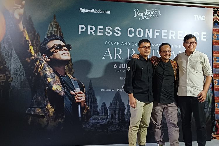 Konferensi pers Prambanan Jazz Festival 2024 yang dihadiri sang founder, Anas Alimi (tengah), di daerah Cikini, Jakarta Pusat, Selasa (5/3/2024).