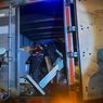 Tingkah Pemudik di Pos Penyekatan: Mengebut hingga Sembunyikan Motor di Mobil Boks