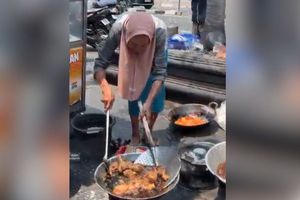Sepiring Nasi Rames Mbah Tiwi, Ajarkan Perjuangan Hidup