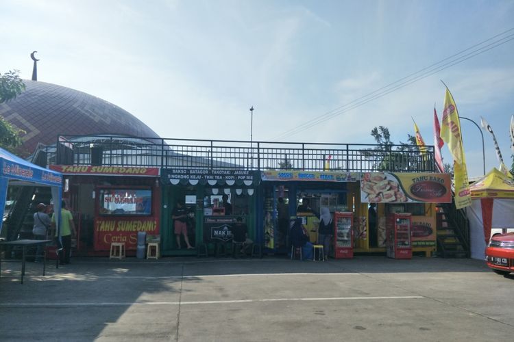 Kuliner khas Semarang di Rest Area Kilometer 429 ruas Tol Semarang-Solo.