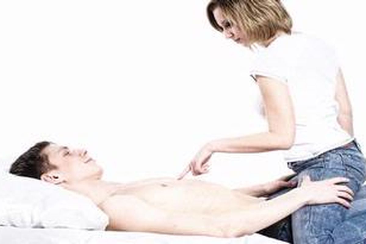 Agar bisa bertahan lama bercinta dengan si dia, sebaiknya hindari lakukan kesalahan-kesalahan berikut sebelum bercinta