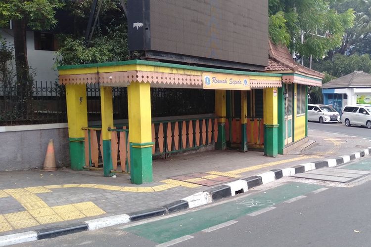 Jalur sepeda di taman Ayodya, Kebayoran Baru, Jakarta Selatan, Jumat (20/9/2019)