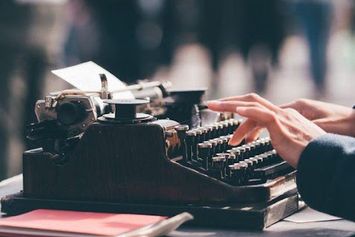 Ingin Mulai Menulis? Cari Tahu 10 Jenis-jenis Ragam Diksi