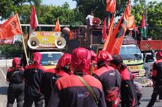 Ada Demo Buruh, Jalan Medan Merdeka Barat Arah Harmoni Ditutup