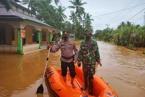 Ratusan Rumah dan Masjid Terendam Banjir akibat Luapan Sungai di Riau