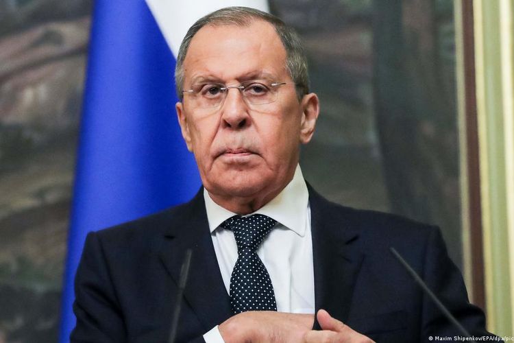 Menteri Luar Negeri Rusia Sergei Lavrov menghadiri pertemuan G20 di Bali pada November 2022. Pada Senin (23/1/2023), Kemenlu Rusia menyatakan bahwa Rusia mengusir Duta Besar Estonia paling lambat 7 Februari 2023.