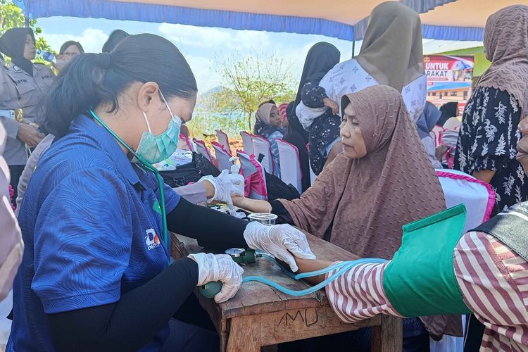 Setelah 18 Hari, Penyintas Gempa di Pulau Kukusan Akhirnya Tertangani Medis