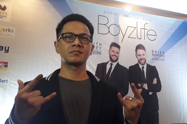 Delon diabadikan dalam jumpa pers konser Boyzlife di Hotel Sultan, Jakarta Selatan, Rabu (3/5/2017).