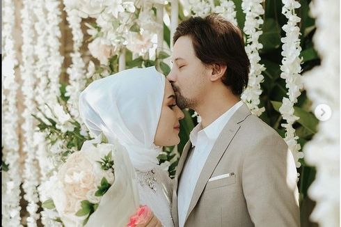 Lidi Brugman Bagikan Momen Kelahiran Anaknya dengan Lucky Perdana