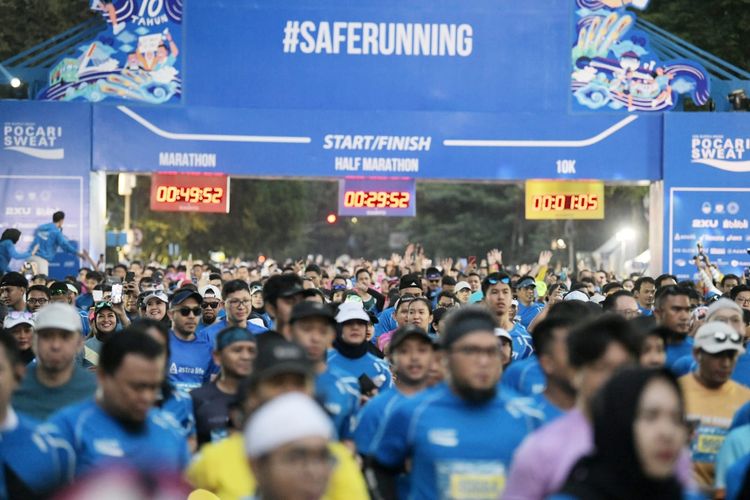 Gubernur Jawa Barat (Jabar) Ridwan Kamil menggelar Pocari Sweat Run Indonesia 2023.