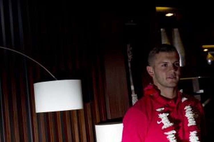 Pemain Arsenal, Jack Wilshere saat jumpa pers di Bandara Halim Perdanakusuma, Jakarta Timur, Jumat (12/7/2013). Arsenal akan melakoni pertandingan uji coba melawan Indonesia Dream Team di Stadion Utama Gelora Bung Karno pada Minggu, 14 Juli mendatang. 