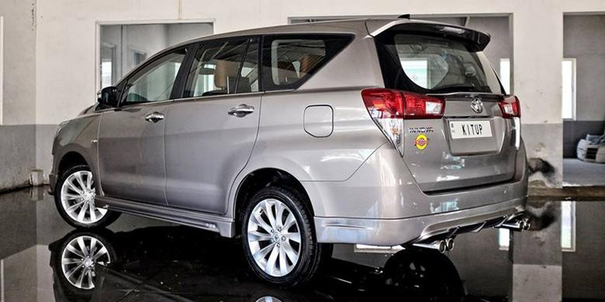 Inspirasi Modifikasi Ringan Toyota Innova