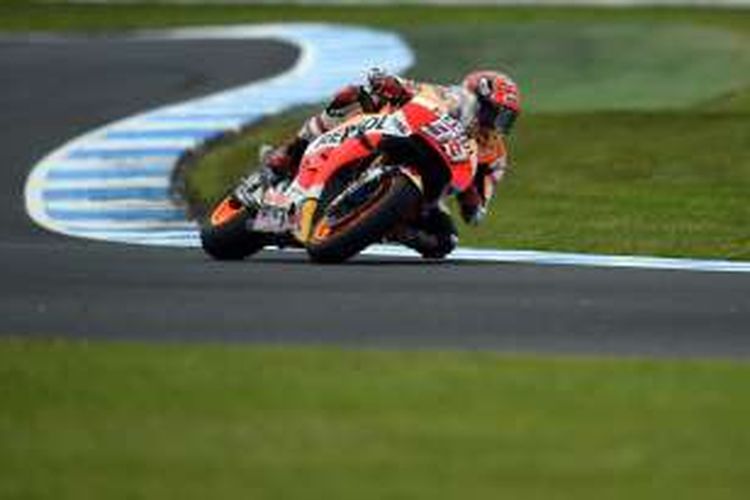 Pebalap Repsol Honda Team asal Spanyol, Marc Marquez, memacu motornya pada sesai latihan ketiga GP Australia di Sirkuit Phillip Island, Sabtu (22/10/2016).