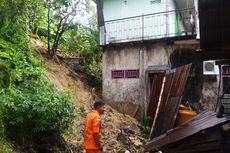 Dua Rumah di Tarakan Terkena Tanah Longsor akibat Hujan Deras
