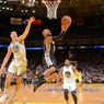 Variasi Langkah dengan Kombinasi Melempar Bola ke Keranjang dalam Permainan Bola Basket