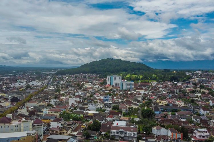 Foto Kebun Raya Gunung Tidar Tempat Wisata Religi Dekat Akmil