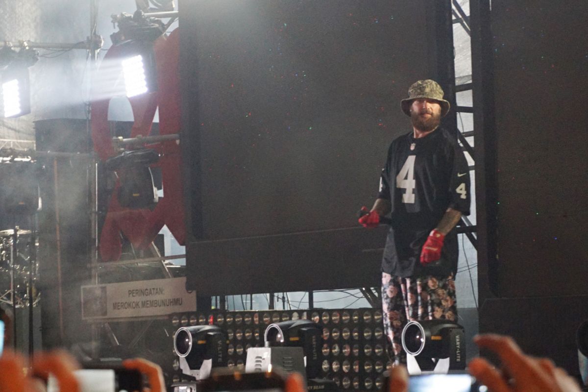 Grup band Limp Bizkit saat tampil di panggung A Stage, Garuda Wisnu Kencana (GWK), Badung, Bali, Minggu (9/9/2018). 