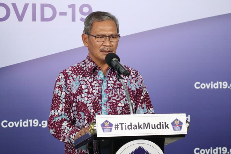 Juru Bicara Pemerintah untuk Penanganan Covid-19 Achmad Yurianto dalam keterangan resmi di Media Center Gugus Tugas Percepatan Penanganan Covid-19 di Graha Badan Nasional Penanggulangan Bencana (BNPB), Jakarta, Senin (4/5/2020).