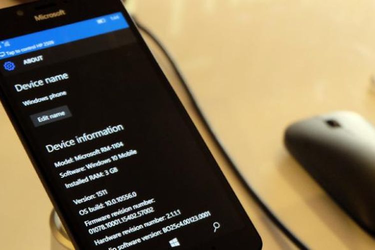 Lumia 950 dengan sistem operasi Windows 10 Mobile Build 10556.