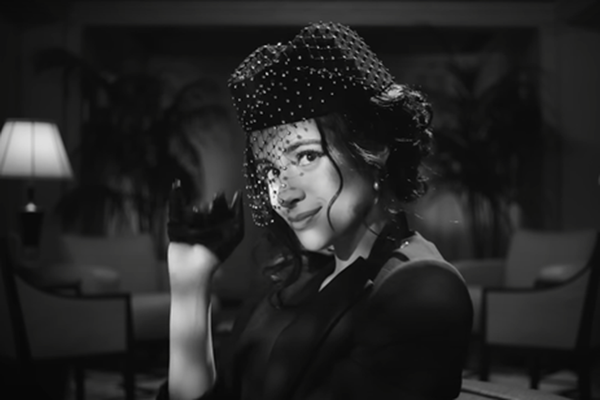 Cuplikan video musik Camila Cabello My Oh My di kanal youtube resminya