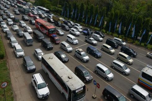 Libur Panjang, Tol Cikampek dan Tol Jagorawi Arah Puncak Padat