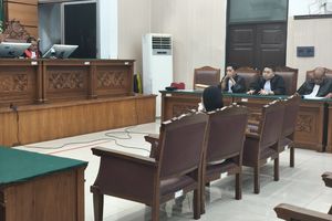 Nangis Baca Pleidoi, Istri Zulkarnain: Saya Bersumpah Tak Tahu Suami Bekingi Judol