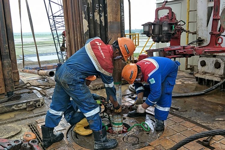 PT Pertamina Drilling Service Indonesia (PDSI) tengah melakukan proses pengeboran minyak dan gas bumi di lapangan Jatiasri-9 (Jas-9) di Subang, Jawa Barat.
