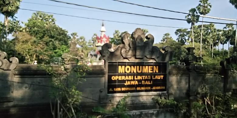 Monumen Operasi Lintas Laut Bali-Jawa, Jembrana, salah satu tempat wisata di Bali Barat.