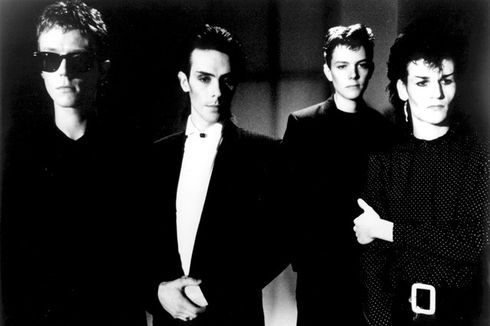 Lirik dan Chord Lagu Burning from the Inside - Bauhaus