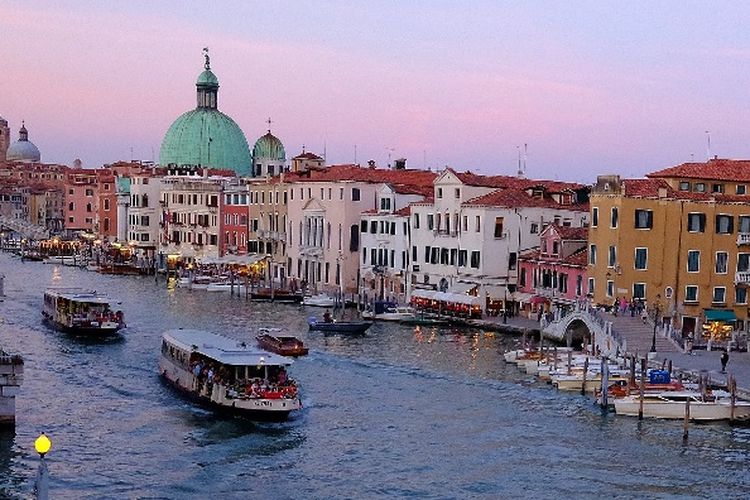 Kota Venice di Italia diprediksi tenggelam.