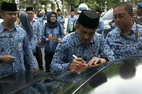 Tunggak Pajak, 3 Mobil Milik ASN Jakarta Timur Ditempel Stiker
