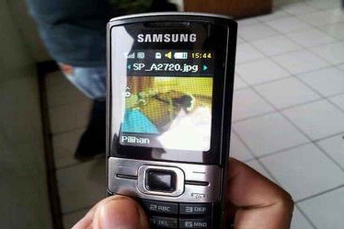 Luqmanul Hakim yang dirawat dan diambil gambarnya oleh kerabat dekatnya.   