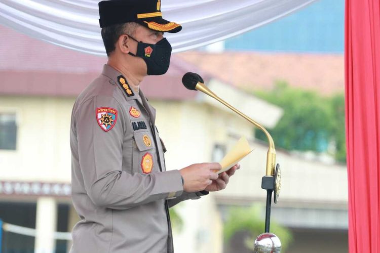 Kombes Pol Aris Saat Membacakan Amanat Kapolda Jatim Irjen Pol Nico Afinta Dalam Apel Operasi Keselamatan Semeru 2022, di Mapolda Jatim, Selasa (1/3/2022)