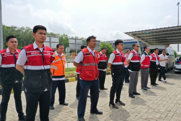 Menjelang arus mudik Natal dan Tahun Baru (Nataru), PT Hutama Karya (Persero) menggelar Apel Siaga Mudik Nataru 2019, Kantor Cabang Tol Bakauheni-Terbanggi Besar Gerbang Tol ITERA Kotabaru, Selasa, (17/12/2019). 