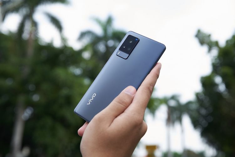 Vivo x100 pro в россии. Vivo x80. Vivo x100 Pro в руке. Vivo x100 Pro фото с него. Vivo x60 фотографии с камеры.