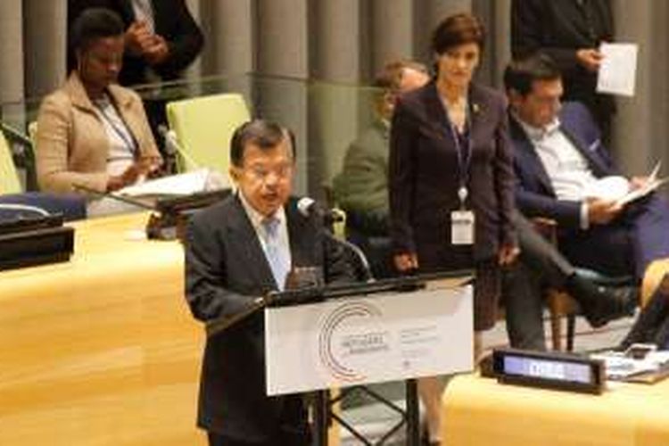 Pengungsi Dan Migran-Wakil Presiden Jusuf Kalla menyampaikan pandangan Indonesia dalam isu pengungsi, Senin (19/9), di New York. Indonesia menjadi salah satu pembicara dalam Pertemuan tentang Pengungsi dan Migran yang diselenggarakan PBB itu

