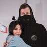Dinar Candy Pamer Pelukan dengan Alan Walker 