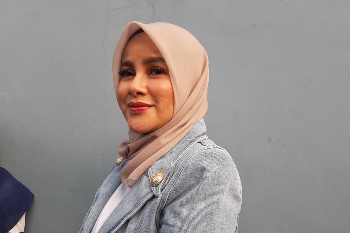 Artis Olla Ramlan saat ditemui di kawasan Tendean, Jakarta Selatan, Jumat (20/12/2019).