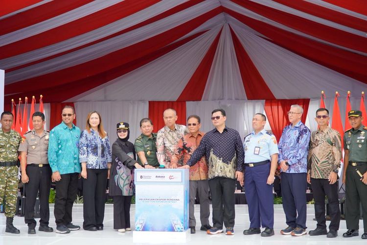 Dahana Ekspor 18.000 Ton Amonium Nitrat ke Australia