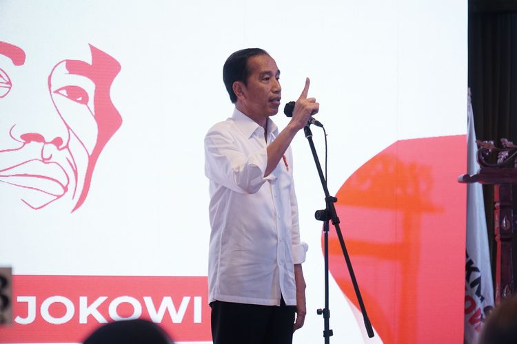 Presiden Joko Widodo (Jokowi) saat memberikan sambutan di acara Rapat kerja nasional (Rakernas) relawan Sekretariat Nasional (Seknas) di Hotel Salak, Bogor, Sabtu (16/9/2023). 