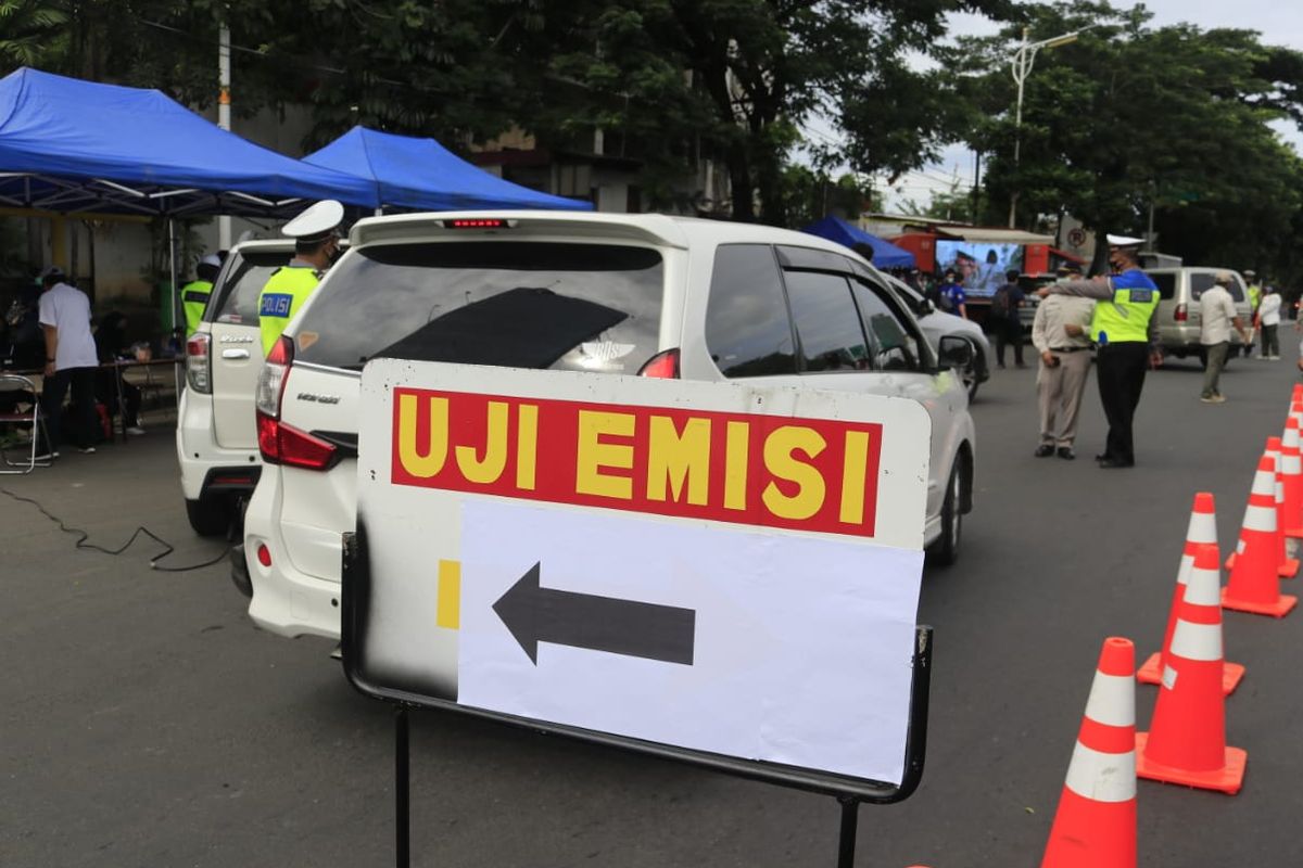 Sanksi uji emisi mobil dan motor mulai diterapkan Januari 2021