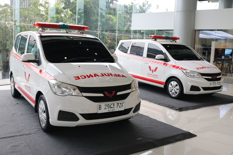Wuling Mendonasikan Dua Ambulans Berbasis New Confero