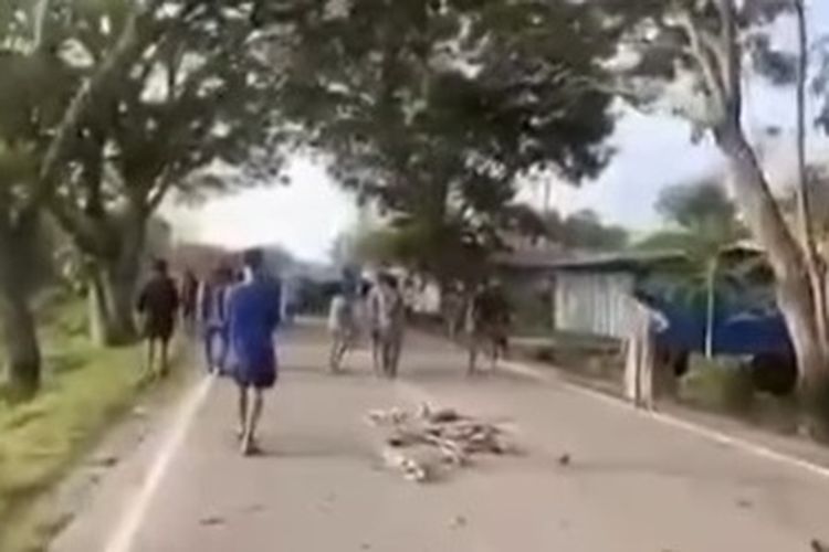 Kelompok Pemuda Bentrok di Walenrang Luwu, Lalu Lintas Trans Sulawesi Sempat Lumpuh