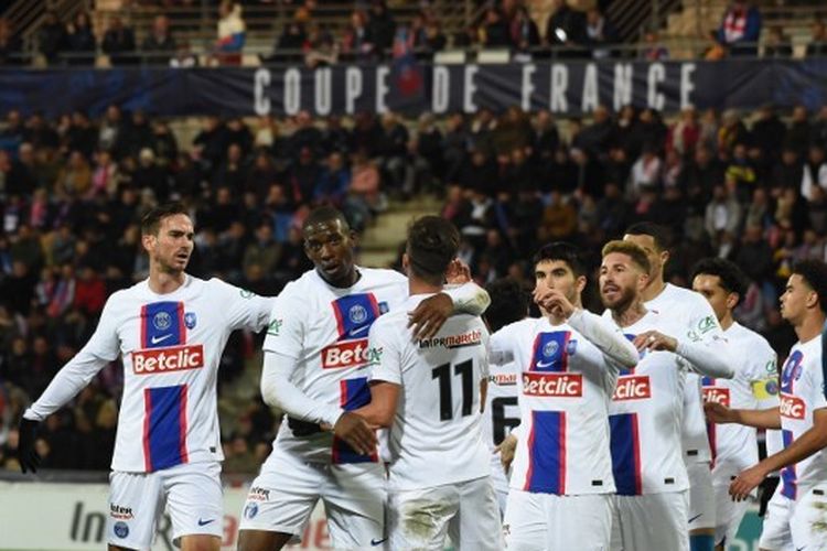 Skuad Paris Saint-Germain merayakan gol mereka ke gawang Chateauroux dalam babak 64 besar Piala Perancis atau Coupe de France, Sabtu (7/1/2023) dini hari WIB, di Stadion Gaston-Petit. Selanjutnya, PSG akan melawan Pays de Cassel pada 32 besar Piala Perancis 2022-2023. Laga Pays de Cassel vs PSG akan digelar di Stadion Bollaert-Delelis, Lens, pada Selasa (24/1/2023) dini hari WIB. Terkini, PSG dijadwalkan bertanding melawan tuan rumah AS Monaco dalam pekan ke-23 Liga Perancis musim 2022-2023, Sabtu (11/2/2023) malam WIB. Di artikel ini tersaji link live streaming Monaco vs PSG.