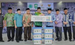 Wabup Siak Serahkan Bantuan Peduli Kemanusian Palestina dari Infak dan Sedekah Masyarakat