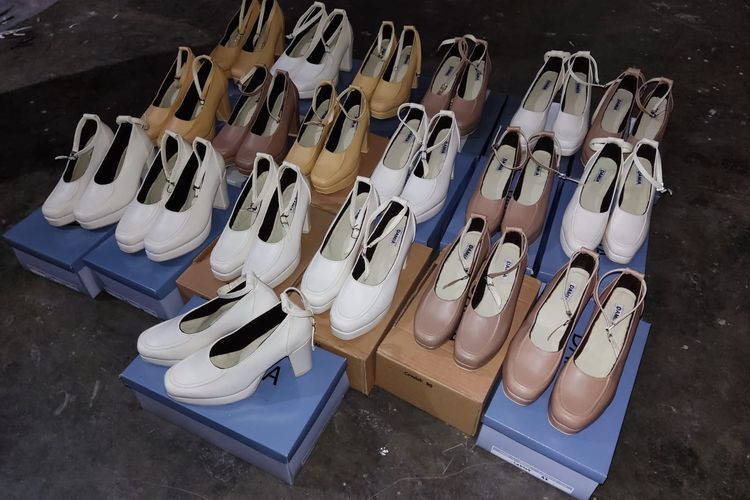 Jajaran platform heels custom Damia Shoes. 