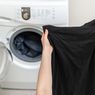 6 Tips Mencuci Pakaian Gelap agar Tidak Luntur dan Tetap Awet