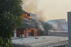 Mushala di Duren Sawit Terbakar, 12 Unit Mobil Pemadam Dikerahkan